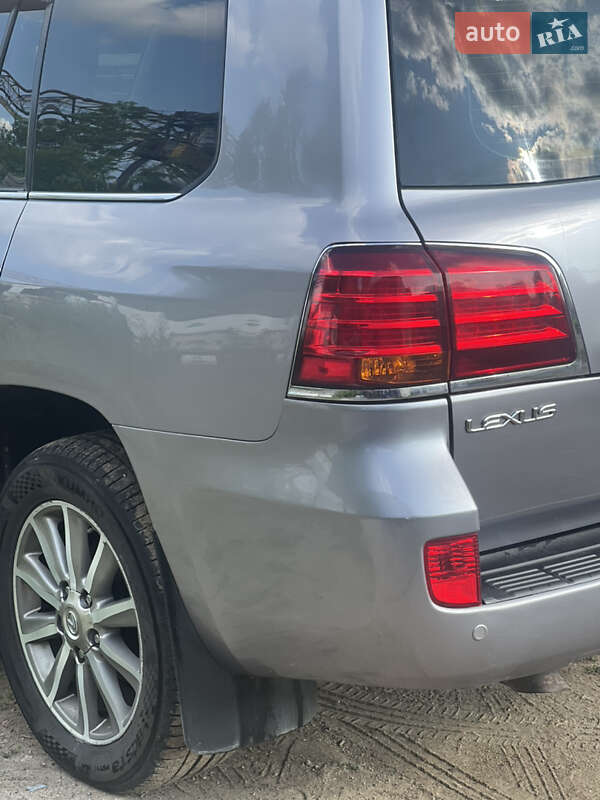 Lexus LX 2008