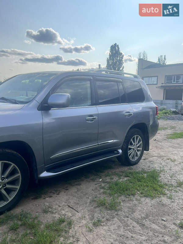 Lexus LX 2008