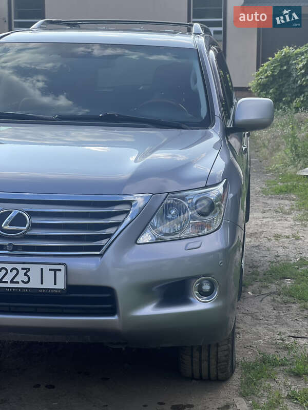 Lexus LX 2008