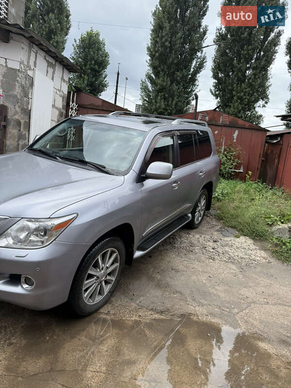 Lexus LX 2008