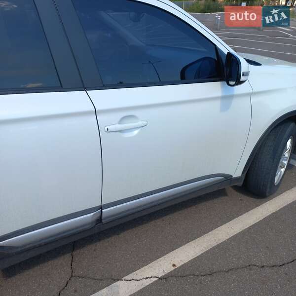 Mitsubishi Outlander 2021