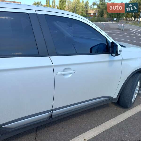 Mitsubishi Outlander 2021