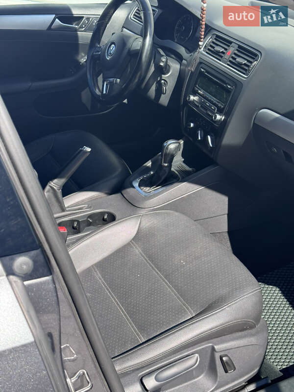 Volkswagen Jetta 2013