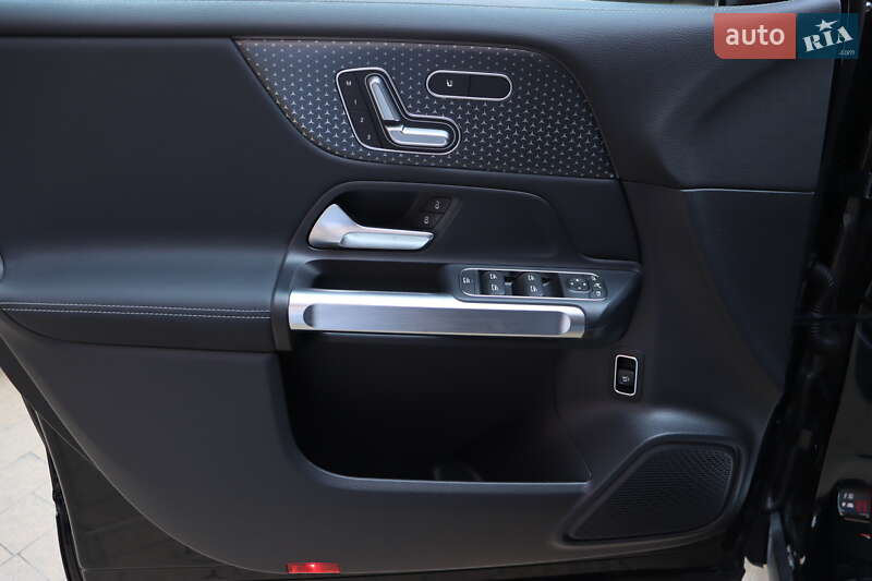 Mercedes-Benz EQB 2024