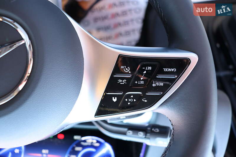 Mercedes-Benz EQB 2024