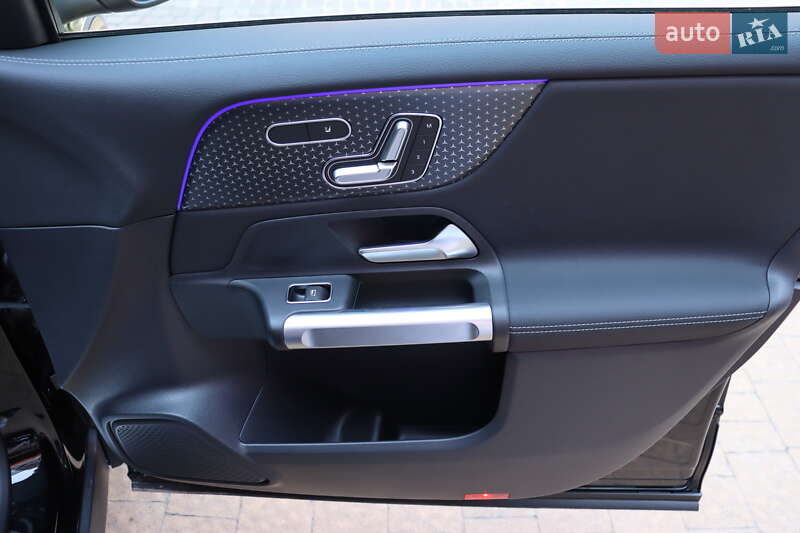 Mercedes-Benz EQB 2024