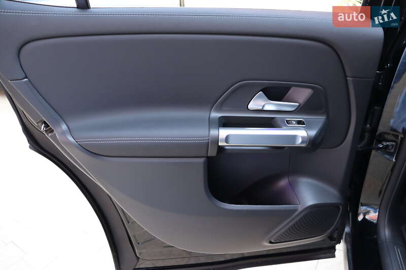 Mercedes-Benz EQB 2024