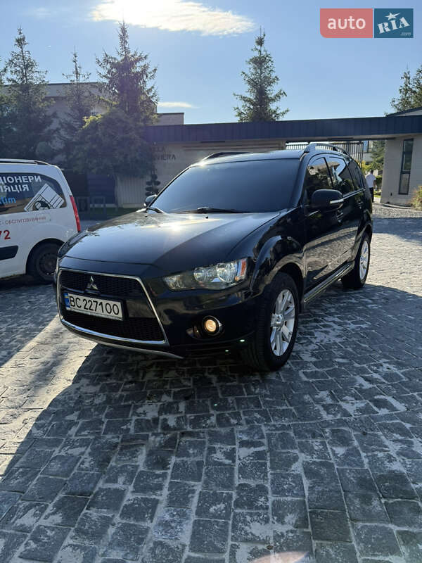 Mitsubishi Outlander 2011