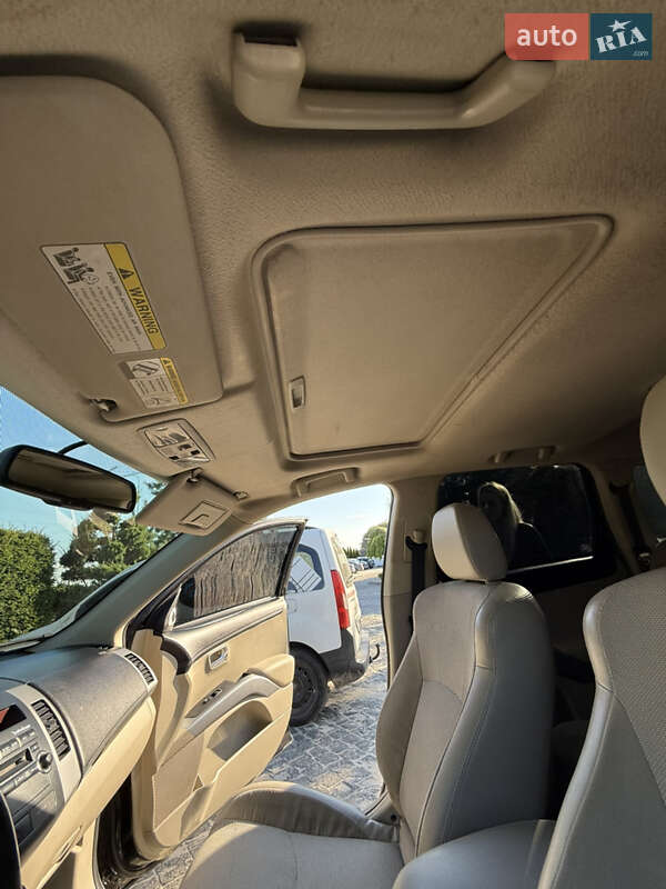 Mitsubishi Outlander 2011