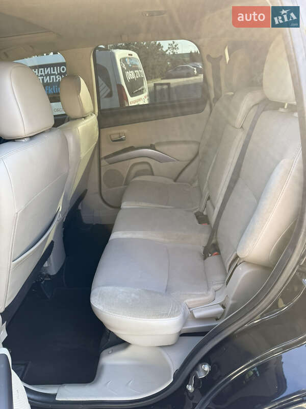 Mitsubishi Outlander 2011