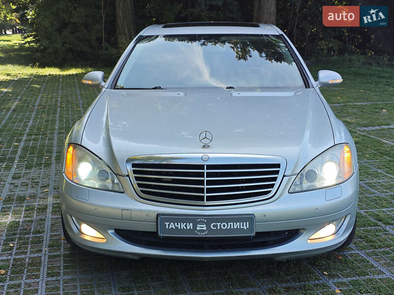 Mercedes-Benz-1