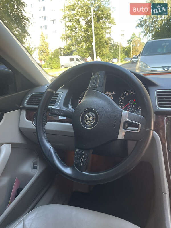 Volkswagen Passat 2013