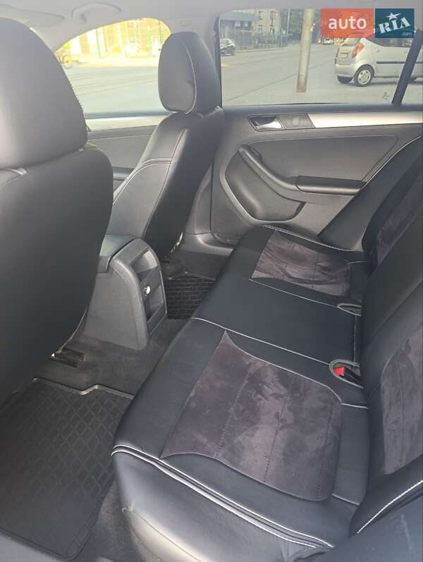 Volkswagen Jetta 2015