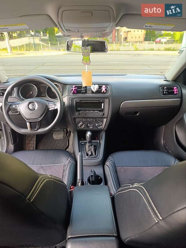 Volkswagen Jetta 2015