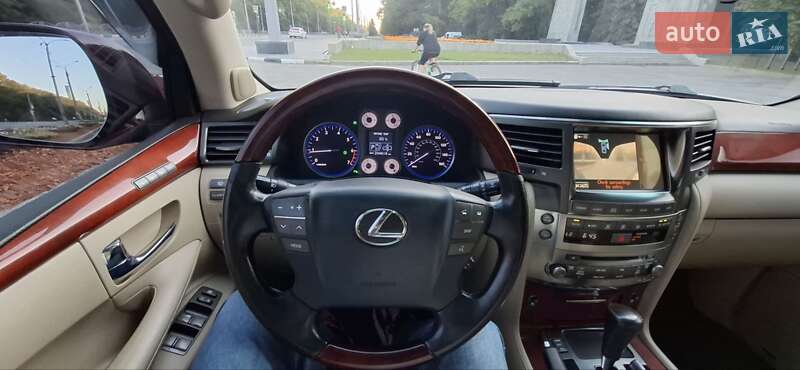 Lexus-19