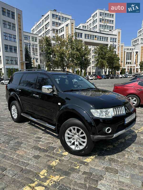 Mitsubishi Pajero Sport 2012