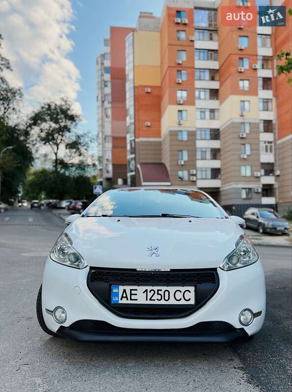 Peugeot 208 2013