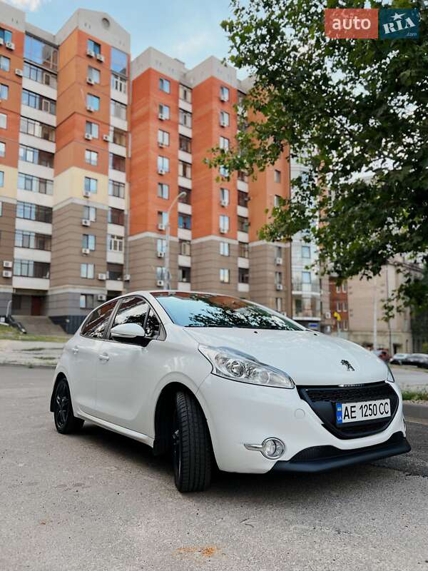 Peugeot 208 2013