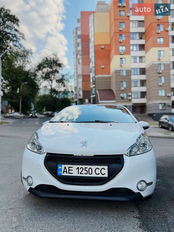 Peugeot 208 2013