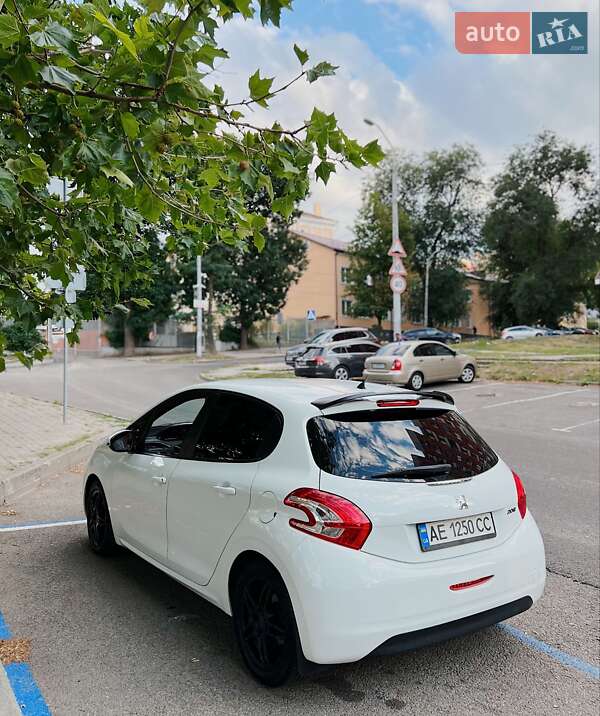 Peugeot 208 2013