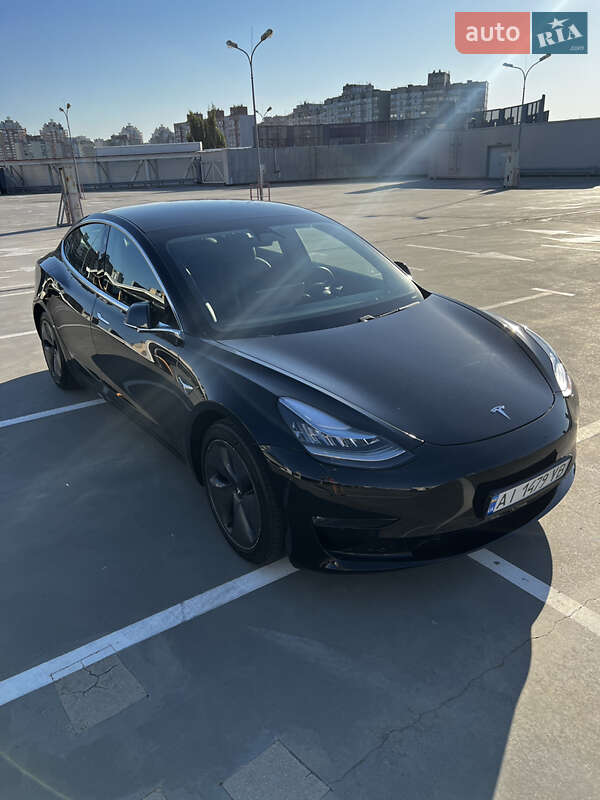 Tesla Model 3 2020