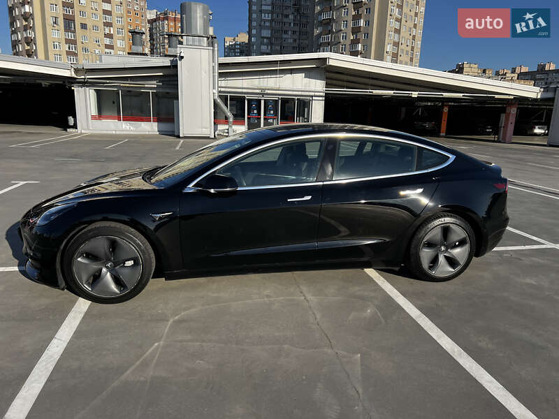 Tesla Model 3 2020