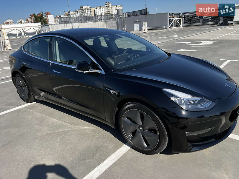 Tesla Model 3 2020