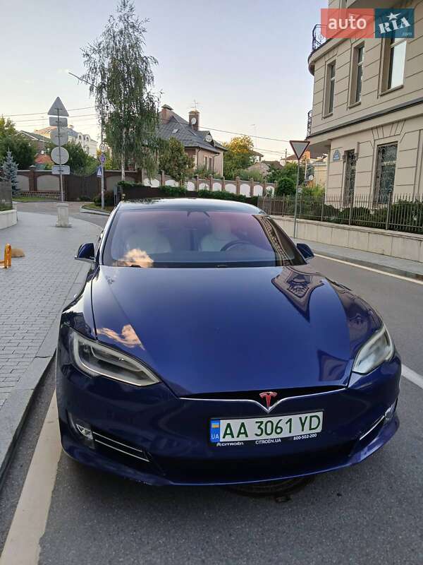 Tesla Model S 2019