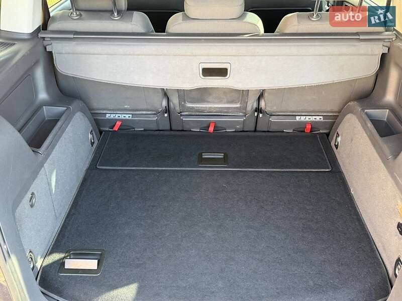 Volkswagen Touran 2011