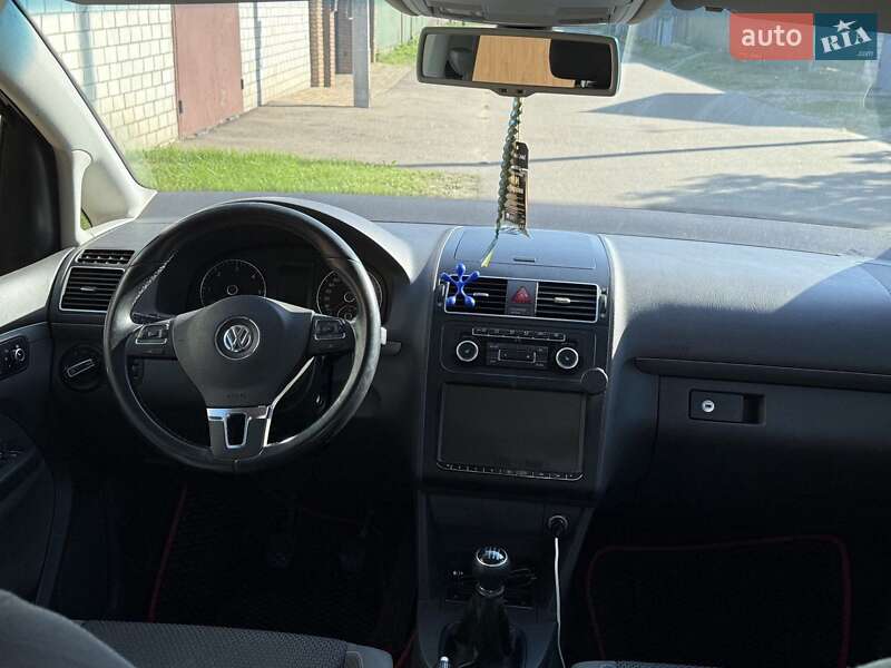 Volkswagen Touran 2011