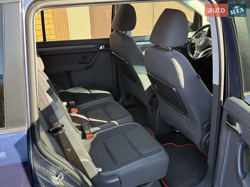 Volkswagen Touran 2011