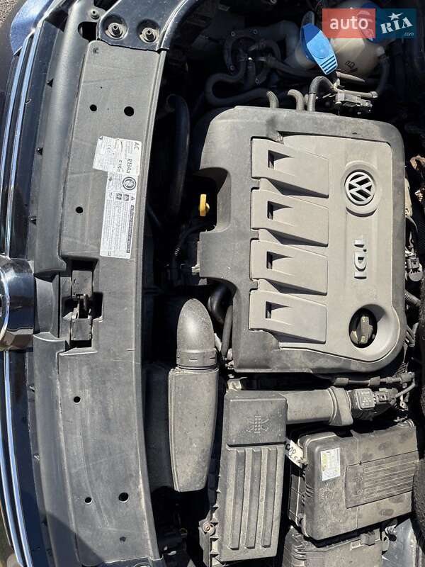 Volkswagen Touran 2011