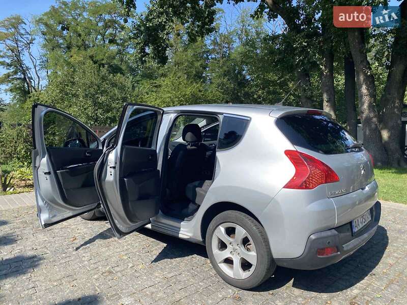 Peugeot 3008 2011