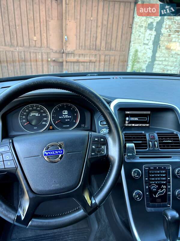 Volvo XC60 2011