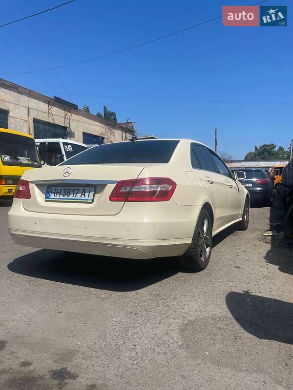 Mercedes-Benz E-Class 2012