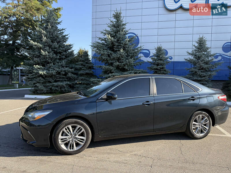 Toyota Camry 2016