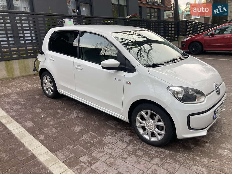 Volkswagen Up 2014