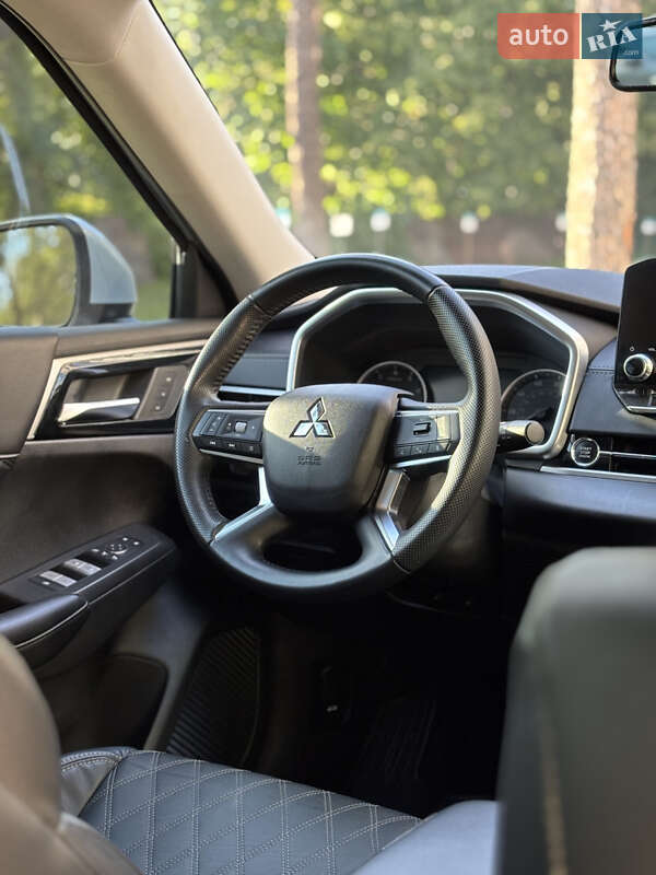 Mitsubishi Outlander 2022