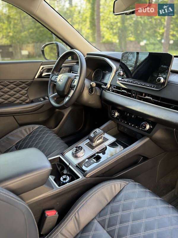 Mitsubishi Outlander 2022