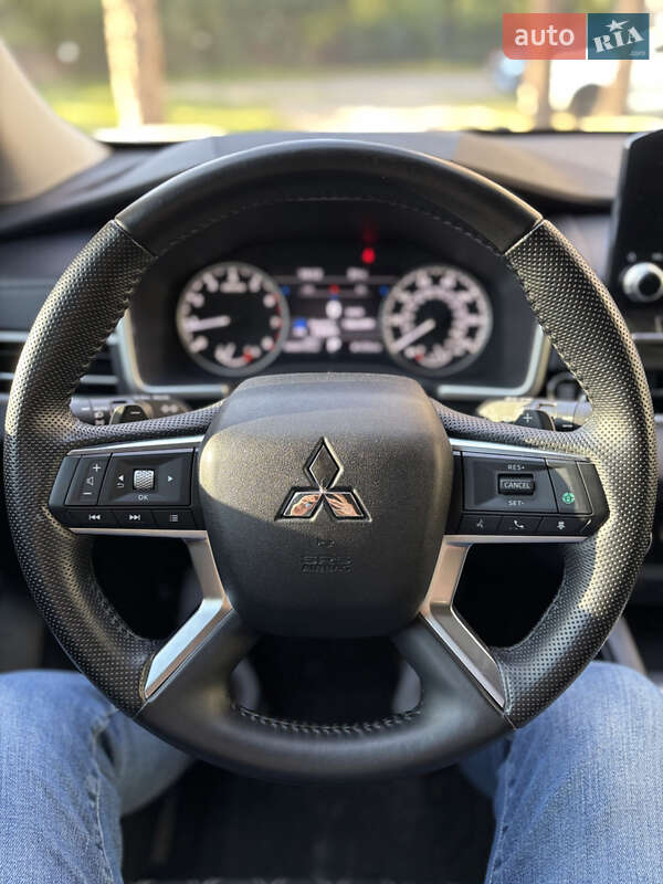 Mitsubishi Outlander 2022