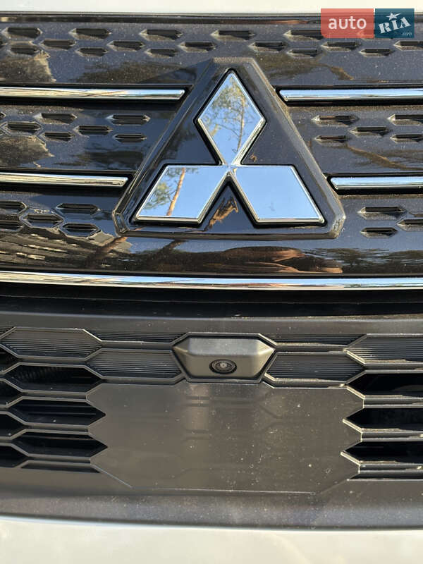 Mitsubishi Outlander 2022