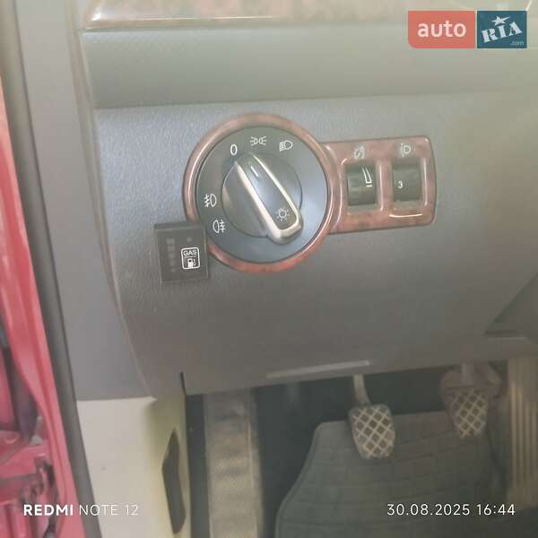 Volkswagen Caddy 2010