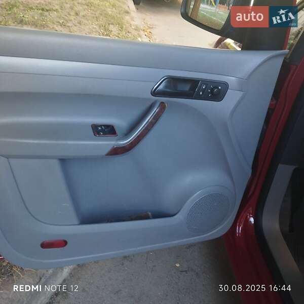 Volkswagen Caddy 2010