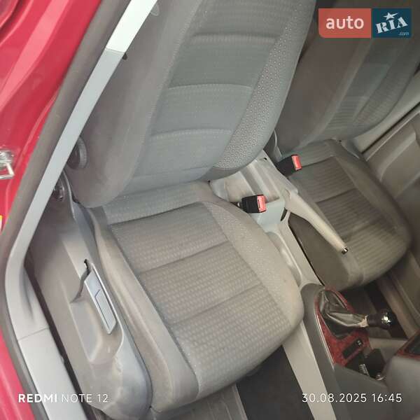 Volkswagen Caddy 2010