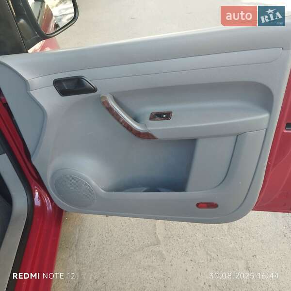 Volkswagen Caddy 2010