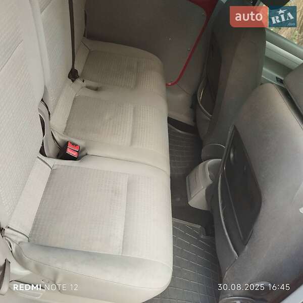 Volkswagen Caddy 2010