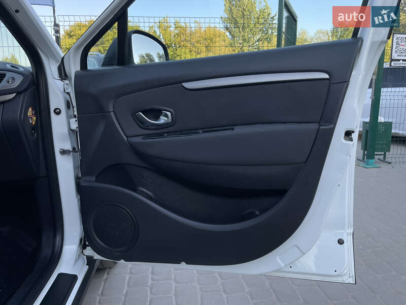 Renault Scenic XMOD 2013