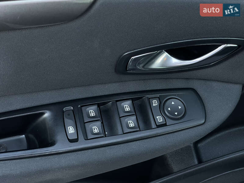 Renault Scenic XMOD 2013