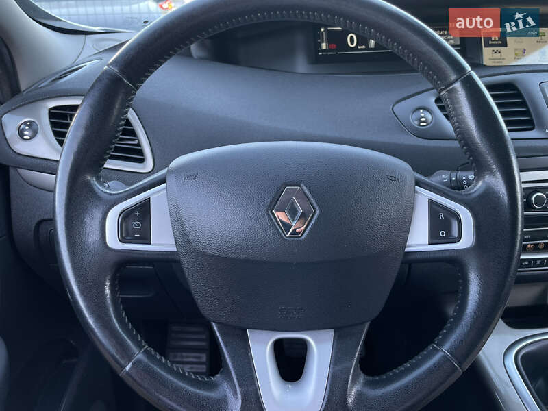 Renault Scenic XMOD 2013