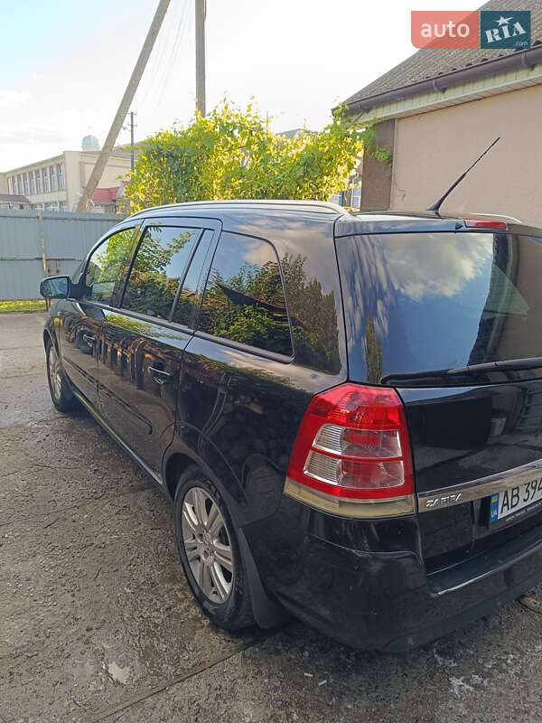 Opel Zafira 2012